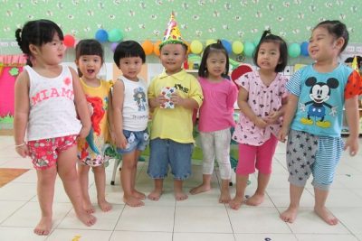 Thông báo việc cho trẻ mầm non được trở lại trường học trực tiếp